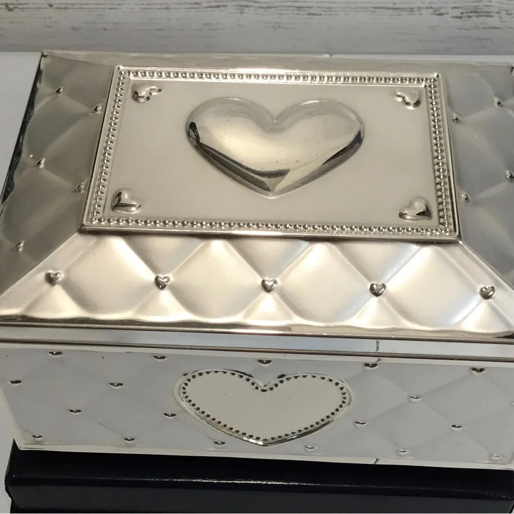 Lenox White and Silver Quilted Heart Jewelry Chest